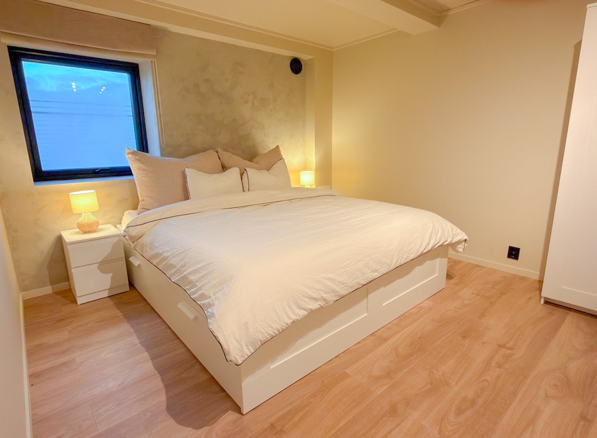 Svært komfortabel seng, helt nye madrasser og sengetøy